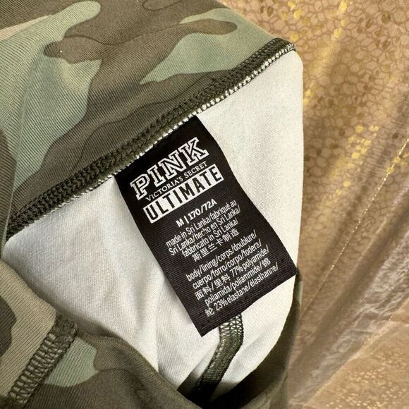 PINK Victorias Secret Green Active Camo Army Bike Shorts Medium - Picture 5 of 5